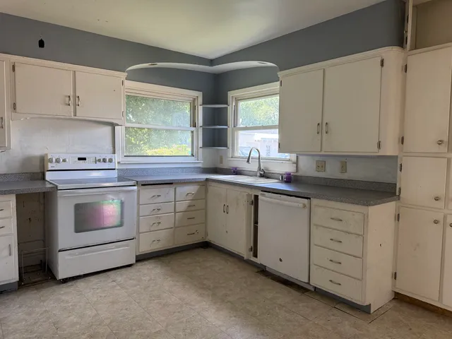 $194,900 | 10248 East County Road, Janesville, WI 53545