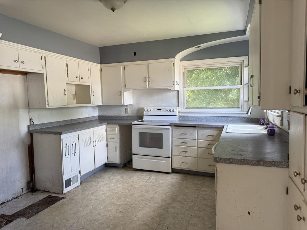 10248 East County Road Janesville, WI 53545 - Photo 6 of 29