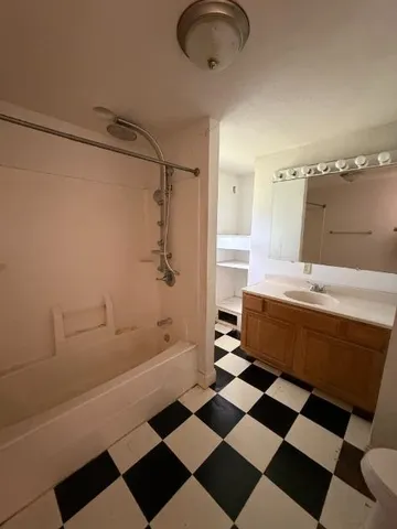 $194,900 | 10248 East County Road, Janesville, WI 53545