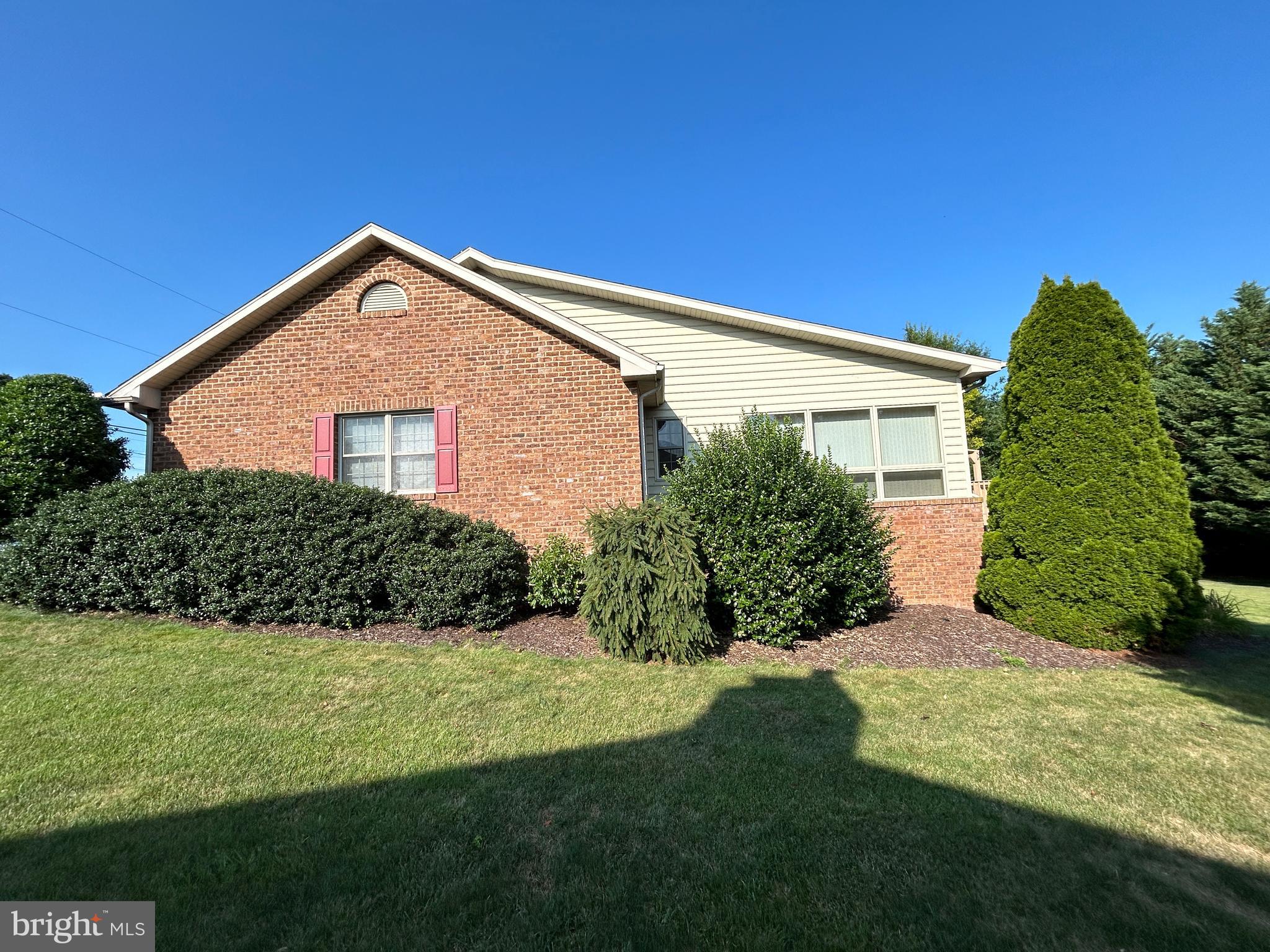 49 Hillside Road Hanover, PA 17331 - Photo 3 of 98
