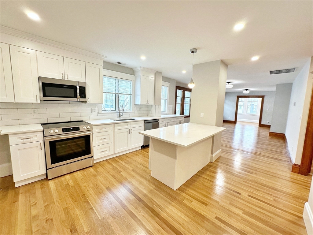 75 Governor Winthrop Road Somerville, MA 02145 - Photo 2 of 35