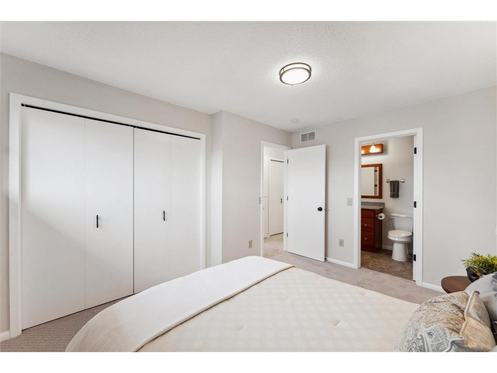 3705 Williston Road Minnetonka, MN 55345 - Photo 8 of 11