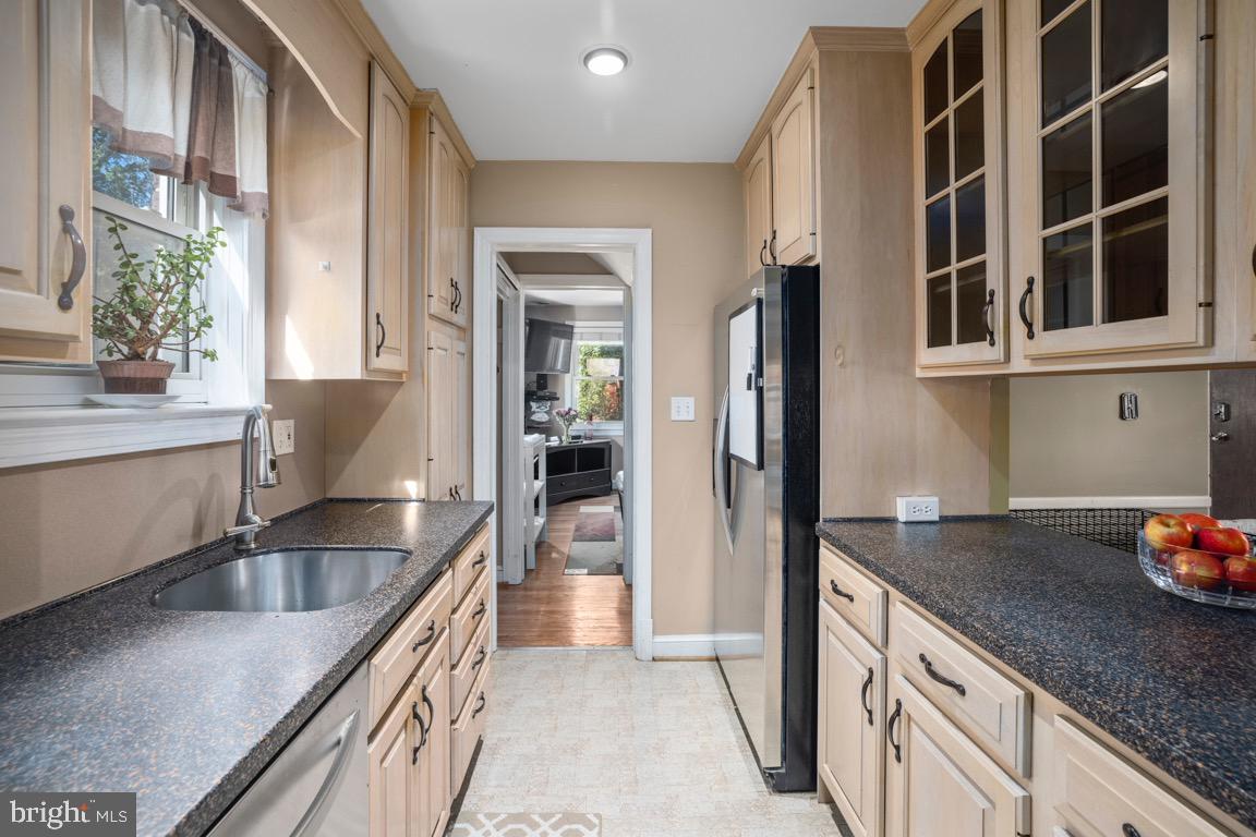 2406 Homestead Drive Silver Spring, MD 20902 - Photo 11 of 41 Gallery Image 11
