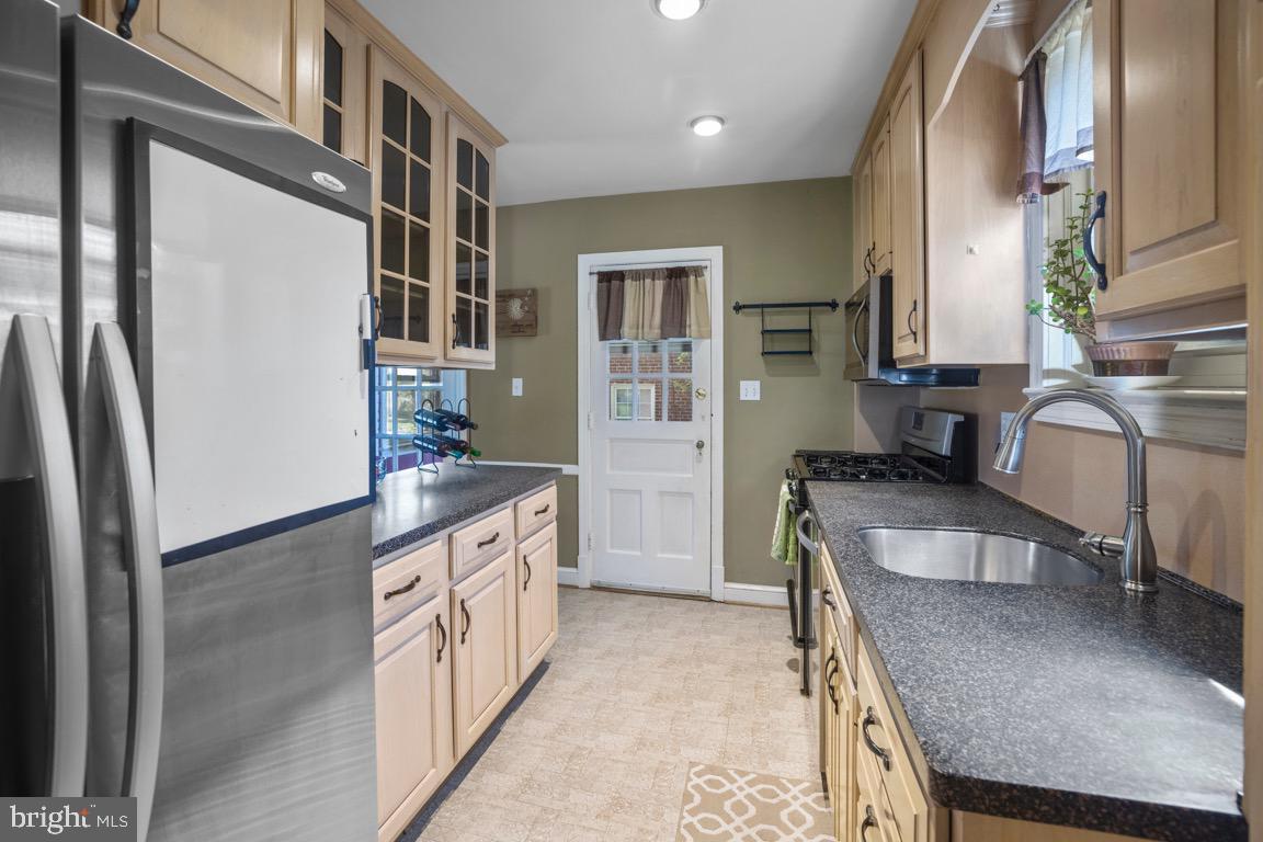 2406 Homestead Drive Silver Spring, MD 20902 - Photo 12 of 41 Gallery Image 12