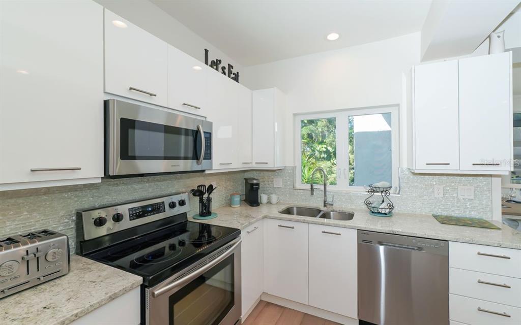 228 Van Buren Drive Sarasota, FL 34236 - Photo 13 of 64