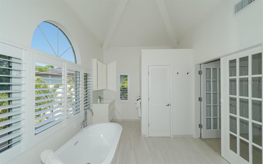 228 Van Buren Drive Sarasota, FL 34236 - Photo 24 of 64