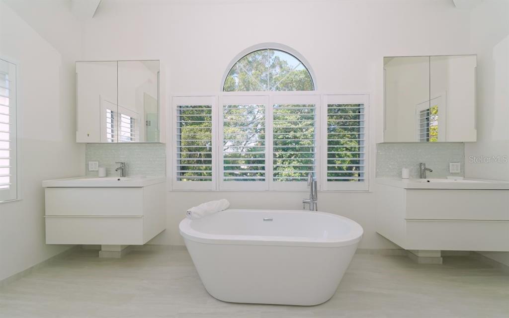 228 Van Buren Drive Sarasota, FL 34236 - Photo 25 of 64