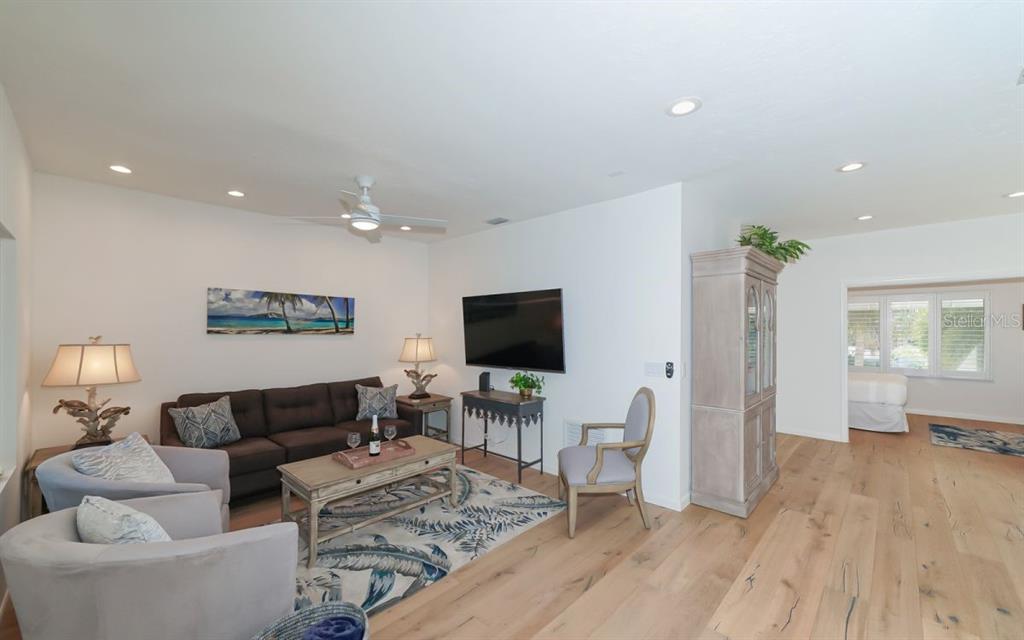 228 Van Buren Drive Sarasota, FL 34236 - Photo 8 of 64