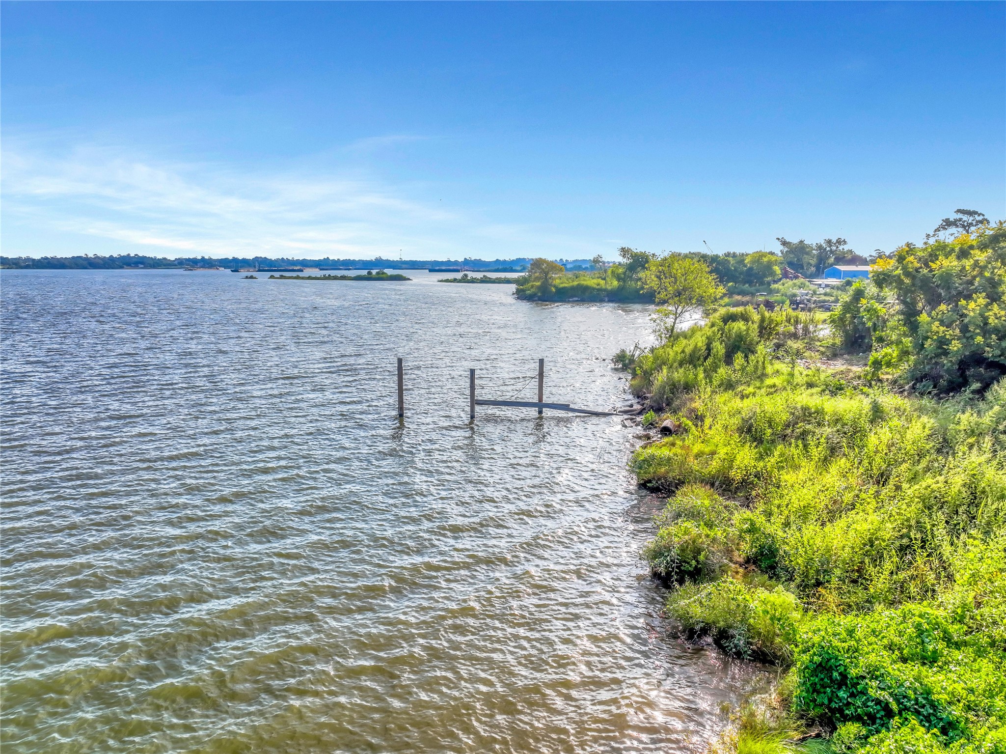 17512 River Road Channelview, TX 77530 - Photo 27 of 27 a terrace with a lake view
