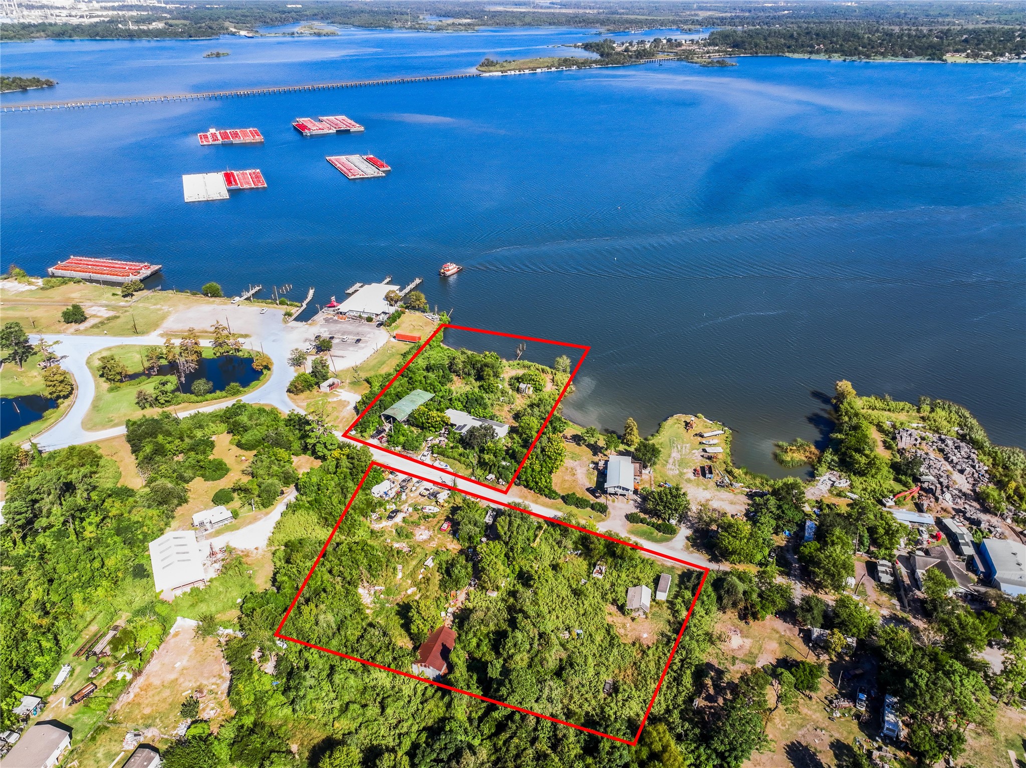 17512 River Road Channelview, TX 77530 - Photo 5 of 27 a close up of a vase of flowers