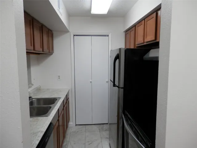 $94,000 | 7600 Emmett F Lowry Expressway, Unit 605, Texas City, TX 77591