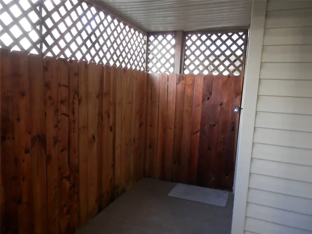 $94,000 | 7600 Emmett F Lowry Expressway, Unit 605, Texas City, TX 77591