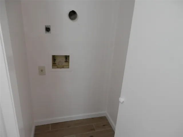 $94,000 | 7600 Emmett F Lowry Expressway, Unit 605, Texas City, TX 77591