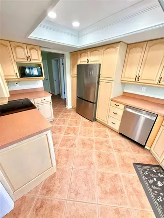 $2,400 | Undisclosed Address, Palm Harbor, FL 34683