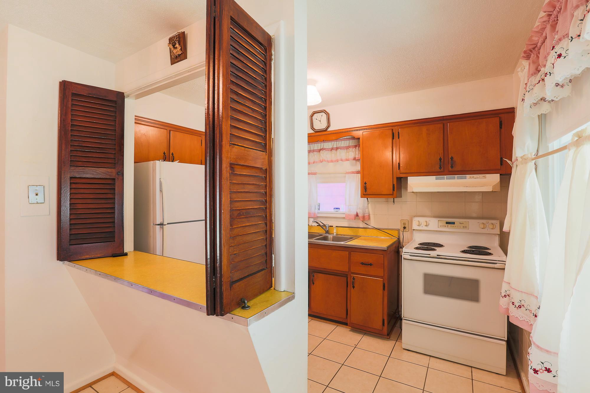 7507 Liberty Road Baltimore, MD 21207 - Photo 15 of 28 Kitchen