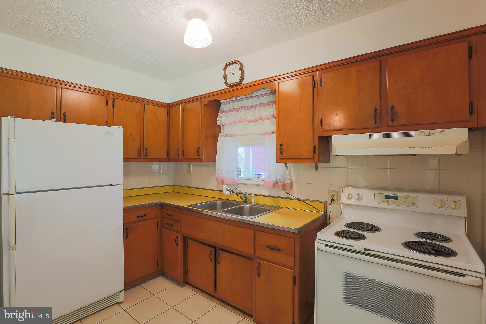 7507 Liberty Road Baltimore, MD 21207 - Photo 16 of 28 Kitchen