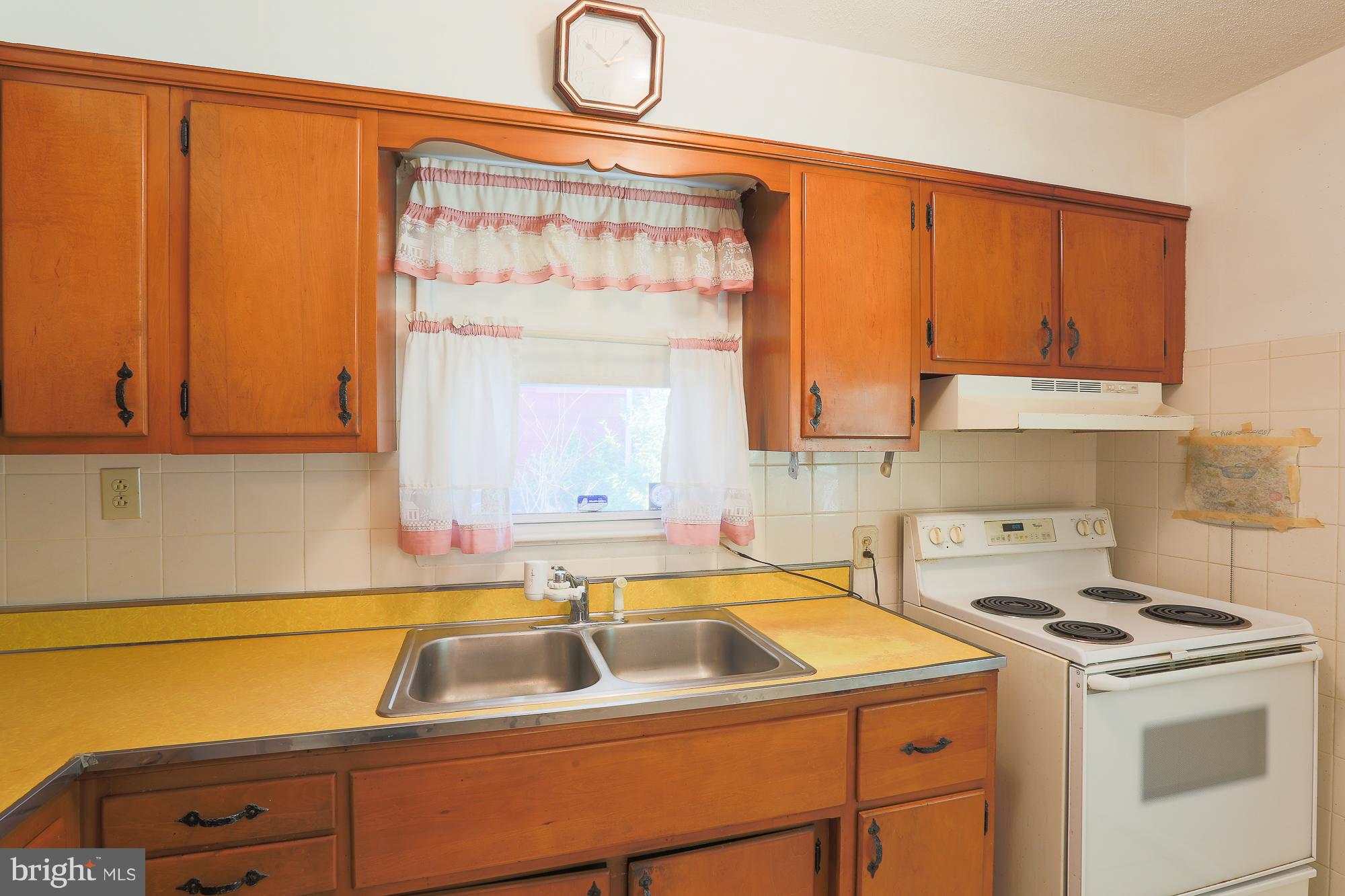 7507 Liberty Road Baltimore, MD 21207 - Photo 17 of 28 Kitchen