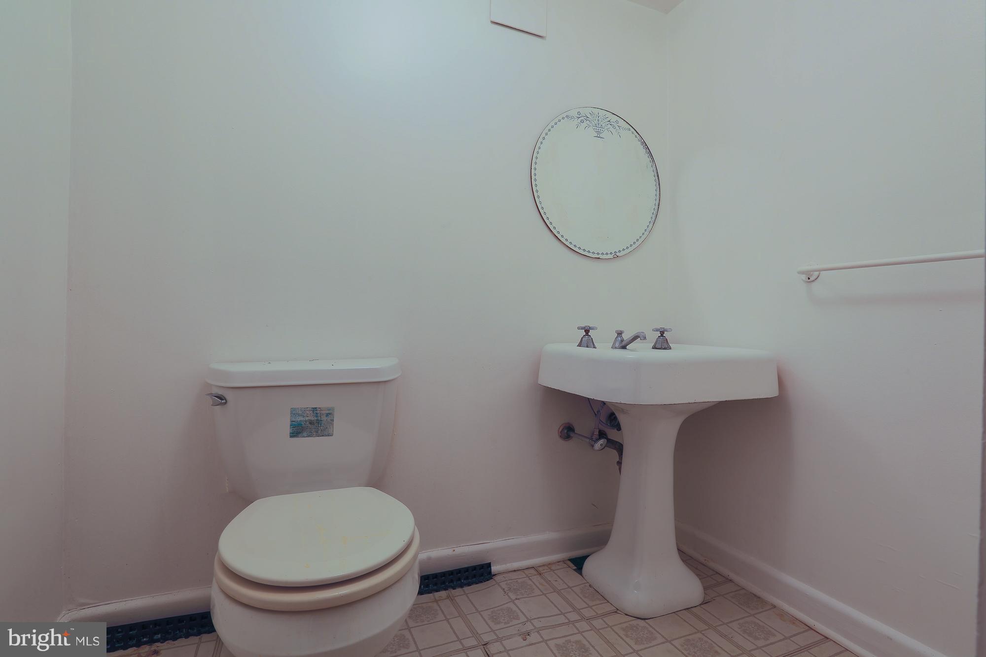7507 Liberty Road Baltimore, MD 21207 - Photo 26 of 28 Bath
