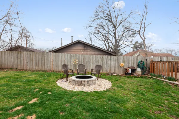 $235,000 | 1061 Houston Avenue, Elgin, IL 60120