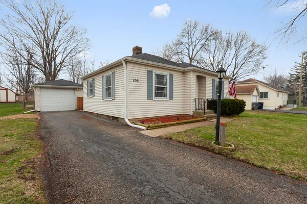 $235,000 | 1061 Houston Avenue, Elgin, IL 60120