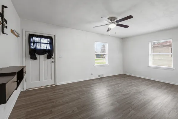 $235,000 | 1061 Houston Avenue, Elgin, IL 60120