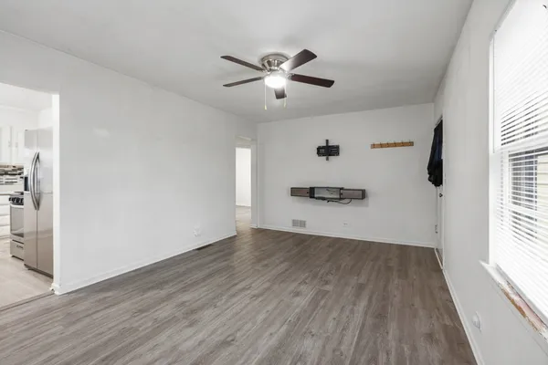 $235,000 | 1061 Houston Avenue, Elgin, IL 60120