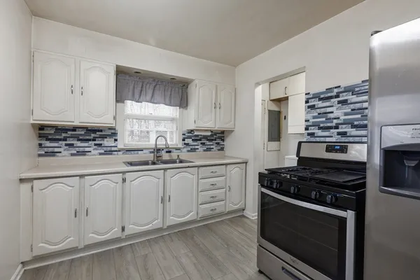 $235,000 | 1061 Houston Avenue, Elgin, IL 60120