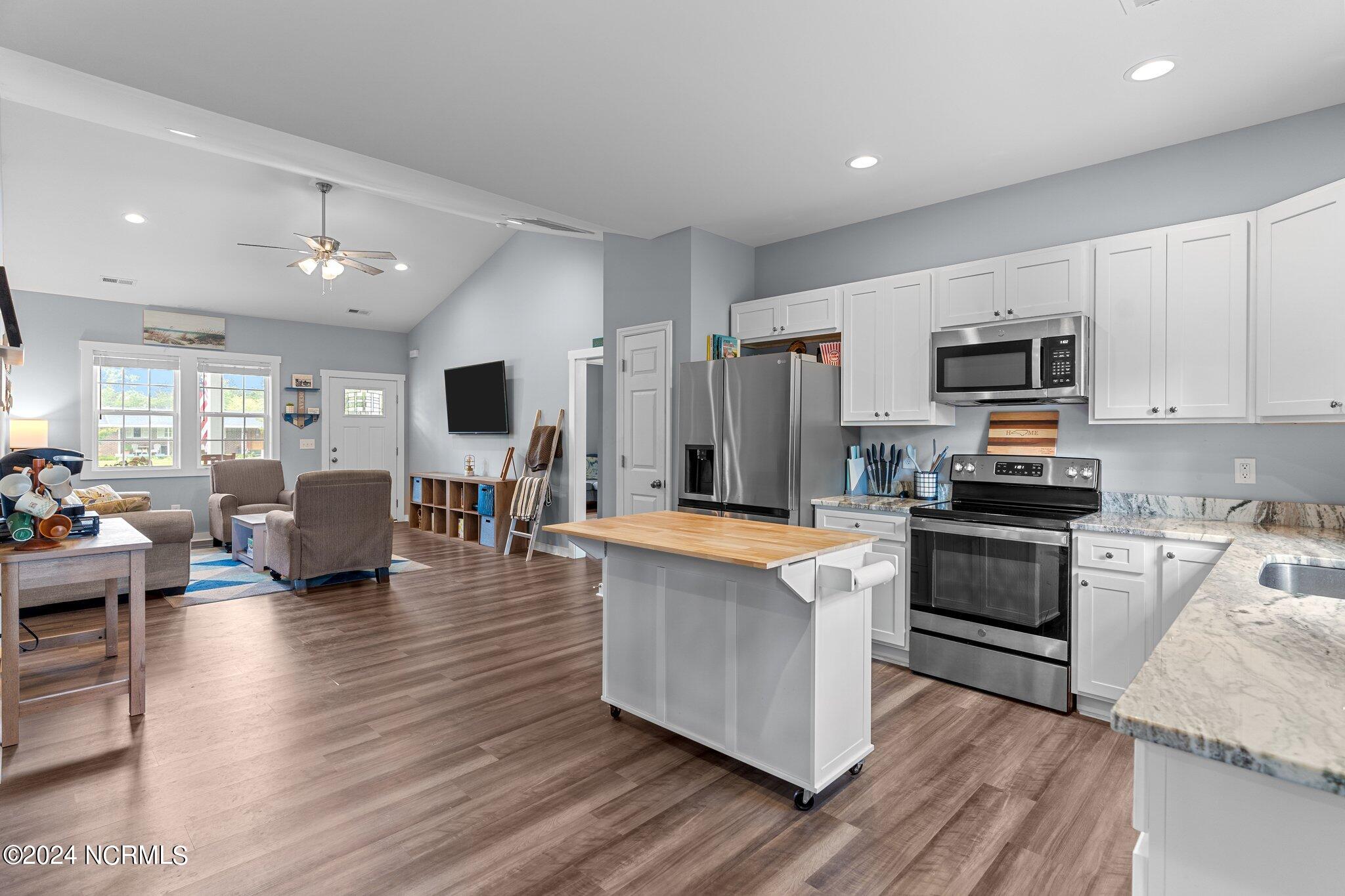 71 Bridges Road Southport, NC 28461 - Photo 3 of 38 20-web-or-mls-BTS07928
