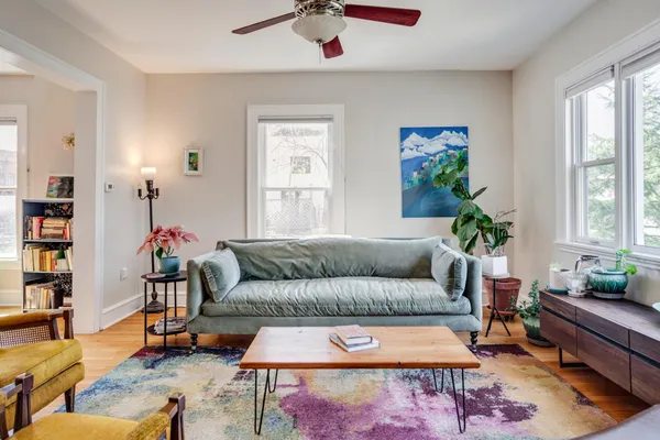 $3,295 | 3521 Girard Avenue South, Minneapolis, MN 55408
