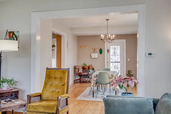 $3,295 | 3521 Girard Avenue South, Minneapolis, MN 55408