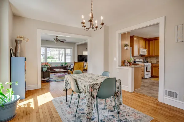 $3,295 | 3521 Girard Avenue South, Minneapolis, MN 55408