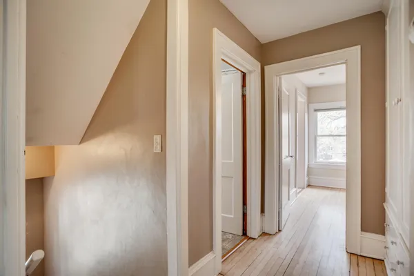 $3,295 | 3521 Girard Avenue South, Minneapolis, MN 55408