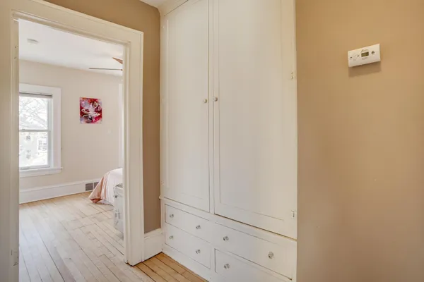 $3,295 | 3521 Girard Avenue South, Minneapolis, MN 55408