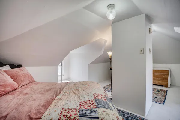 $3,295 | 3521 Girard Avenue South, Minneapolis, MN 55408