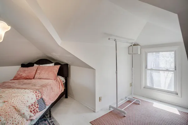 $3,295 | 3521 Girard Avenue South, Minneapolis, MN 55408