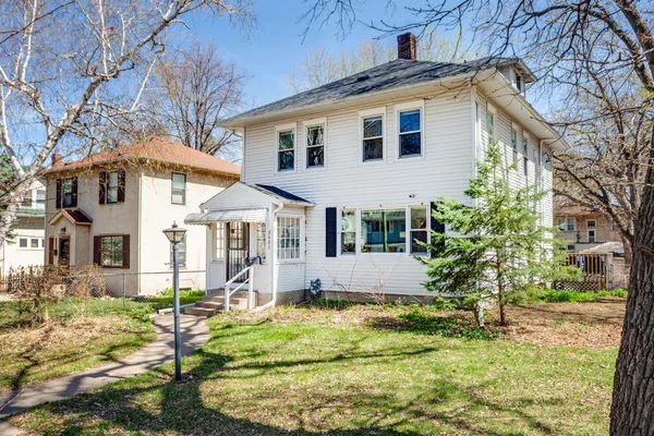 $3,295 | 3521 Girard Avenue South, Minneapolis, MN 55408