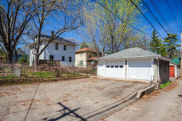$3,295 | 3521 Girard Avenue South, Minneapolis, MN 55408