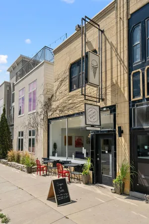 $3,295 | 3521 Girard Avenue South, Minneapolis, MN 55408