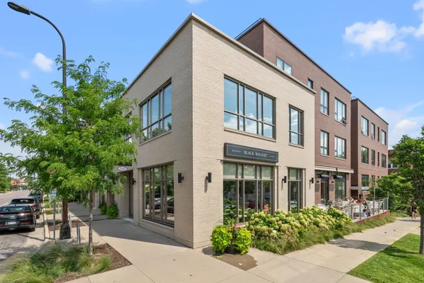 $3,295 | 3521 Girard Avenue South, Minneapolis, MN 55408