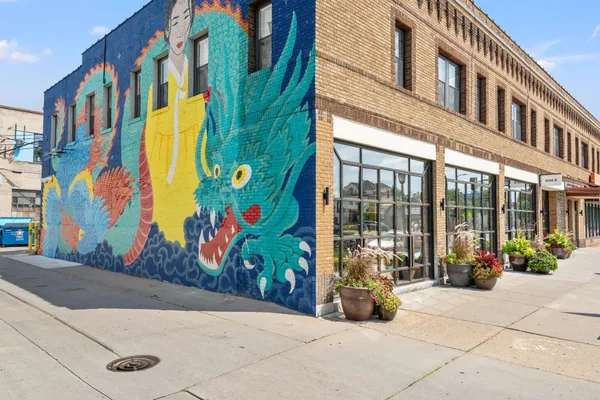 $3,295 | 3521 Girard Avenue South, Minneapolis, MN 55408