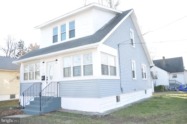 $330,000 | 301 Laurel Avenue, Woodlynne, NJ 08107