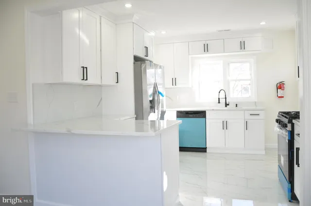 $330,000 | 301 Laurel Avenue, Woodlynne, NJ 08107