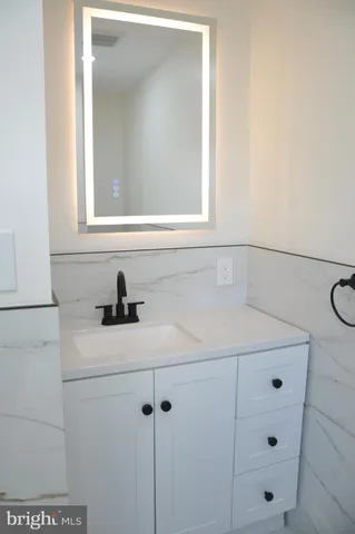 $330,000 | 301 Laurel Avenue, Woodlynne, NJ 08107