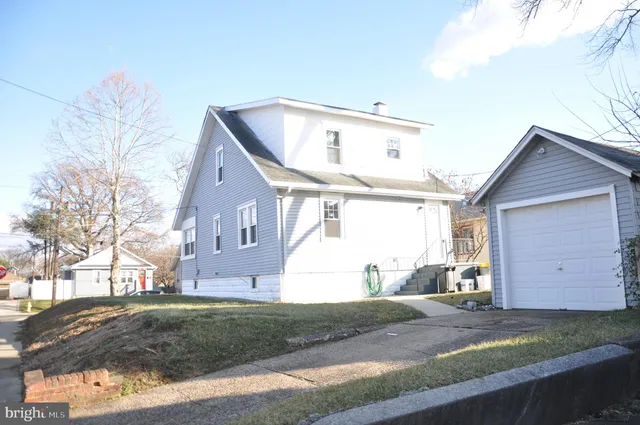 $330,000 | 301 Laurel Avenue, Woodlynne, NJ 08107