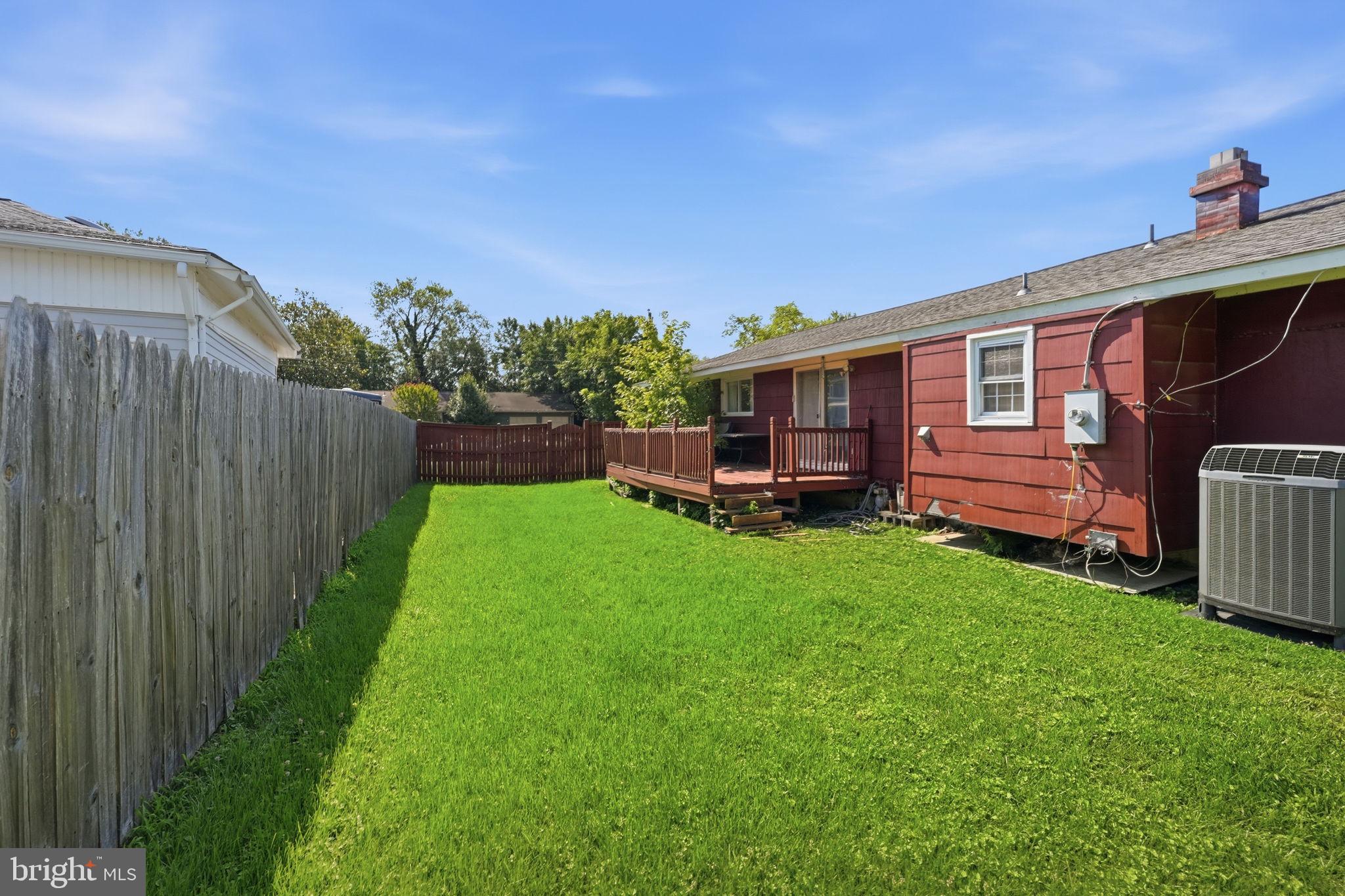 906 Wingfield Road Woodbridge, VA 22191 - Photo 29 of 31 Charming backyard oasis awaits you!