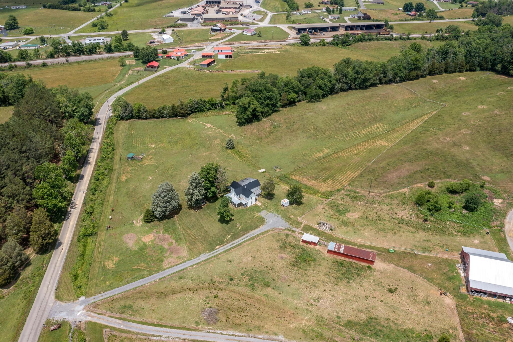 169 Speedwell Road Rogersville, TN 37857 - Photo 8 of 67 169 Speedwell Road (7 of 67)