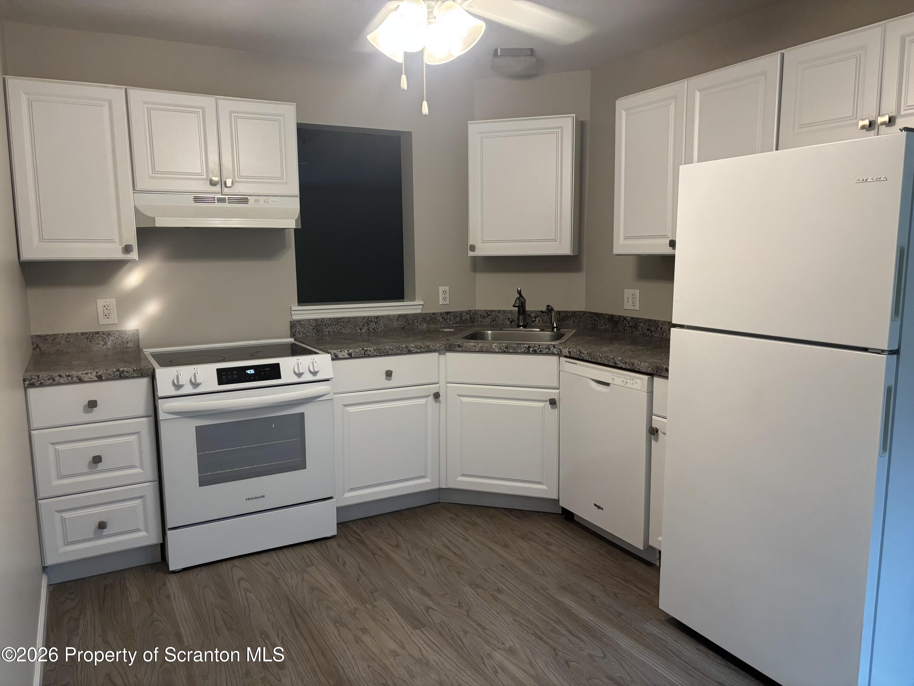 6 Bald Mountain Road, Unit C Scranton, PA 18504 - Photo 3 of 19 IMG_7102