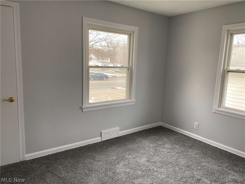 6367 Stumph Road Cleveland, OH 44130 - Photo 8 of 30
