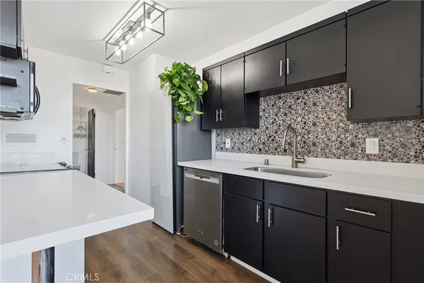 $429,000 | 100 Atlantic Avenue, Unit 405, Long Beach, CA 90802