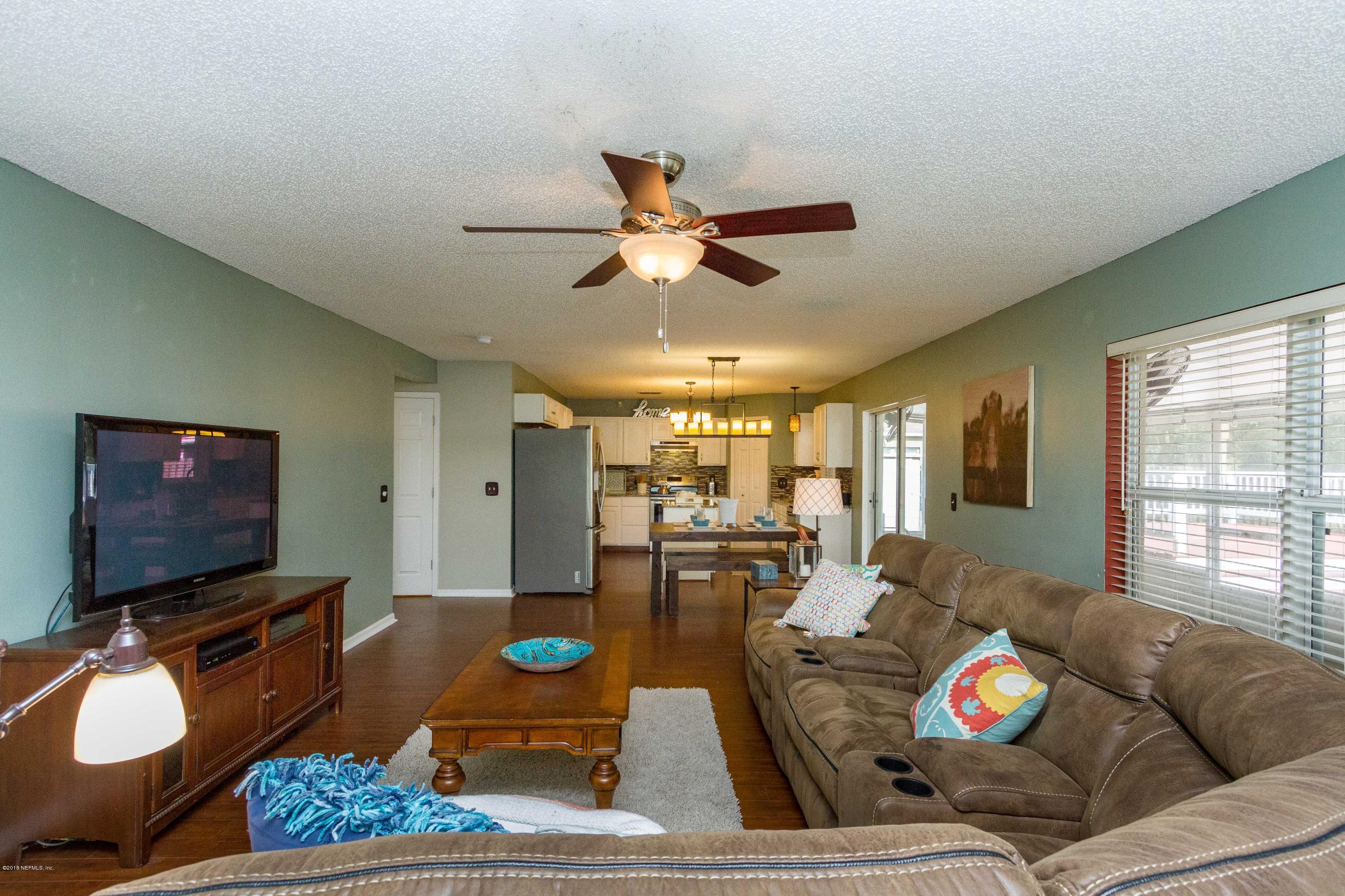 12437 Hickory Forest Road Jacksonville, FL 32226 - Photo 16 of 62 Living Room View 3